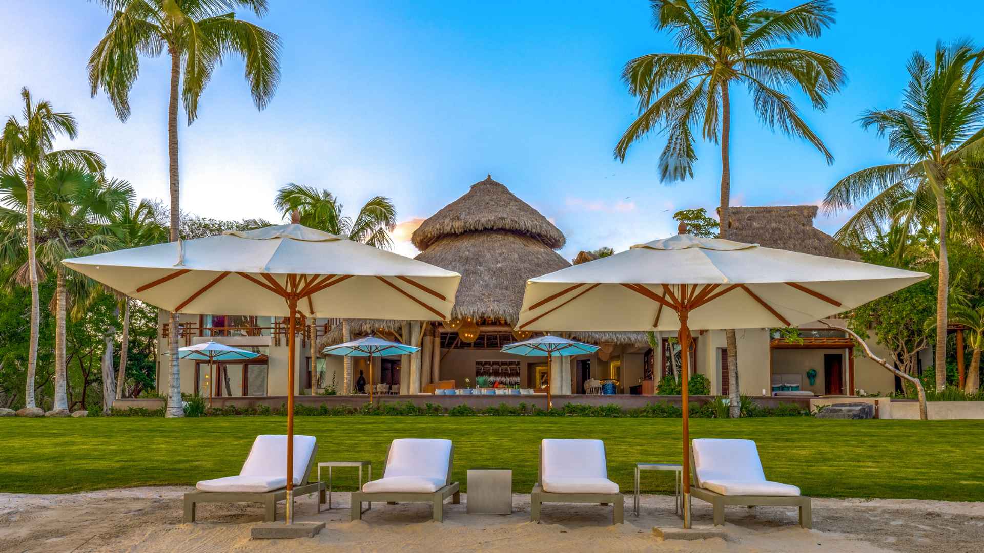 Akama - Punta Mita