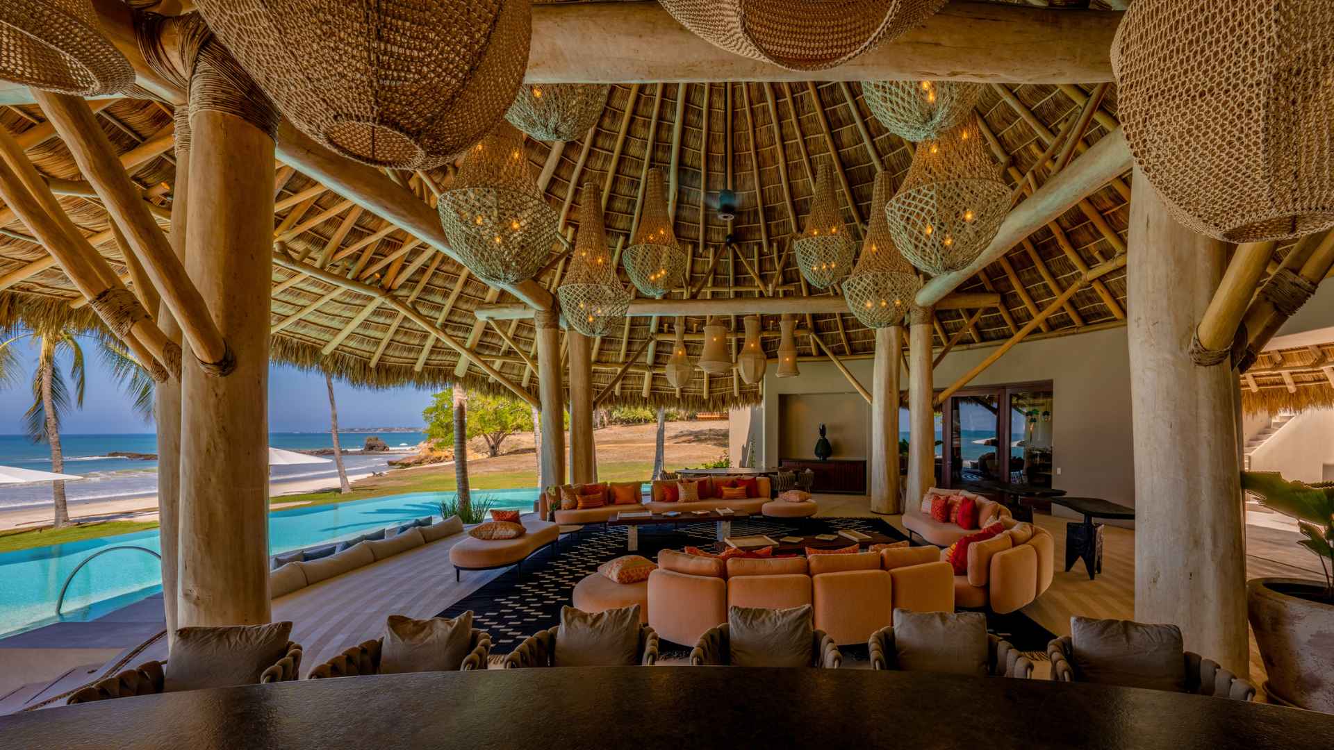 Akama - Punta Mita