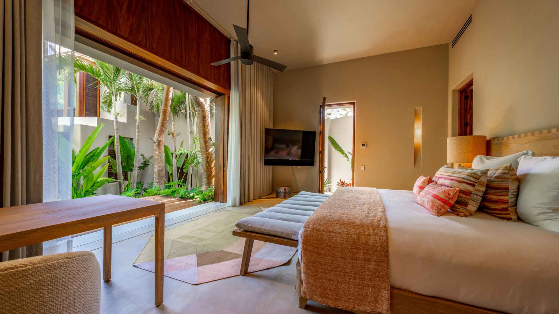 Akama - Punta Mita