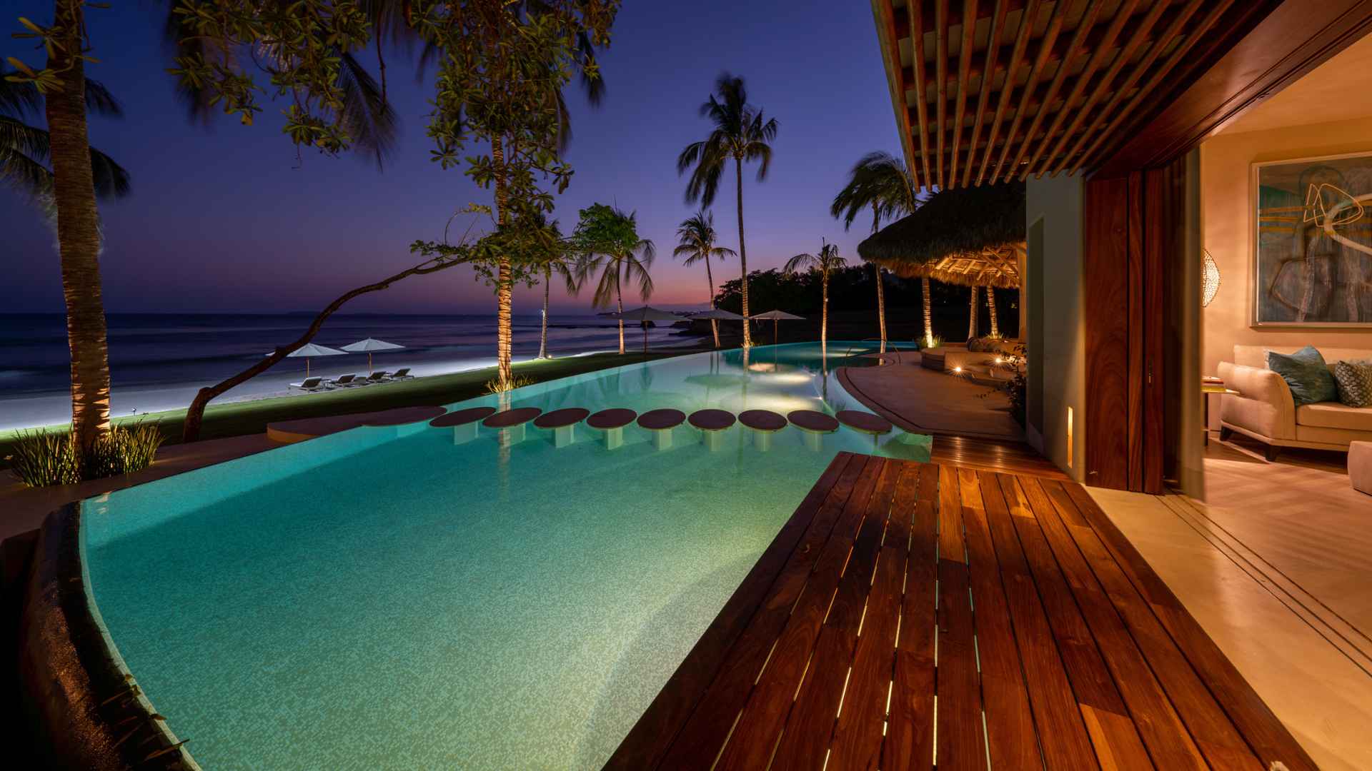 Akama - Punta Mita