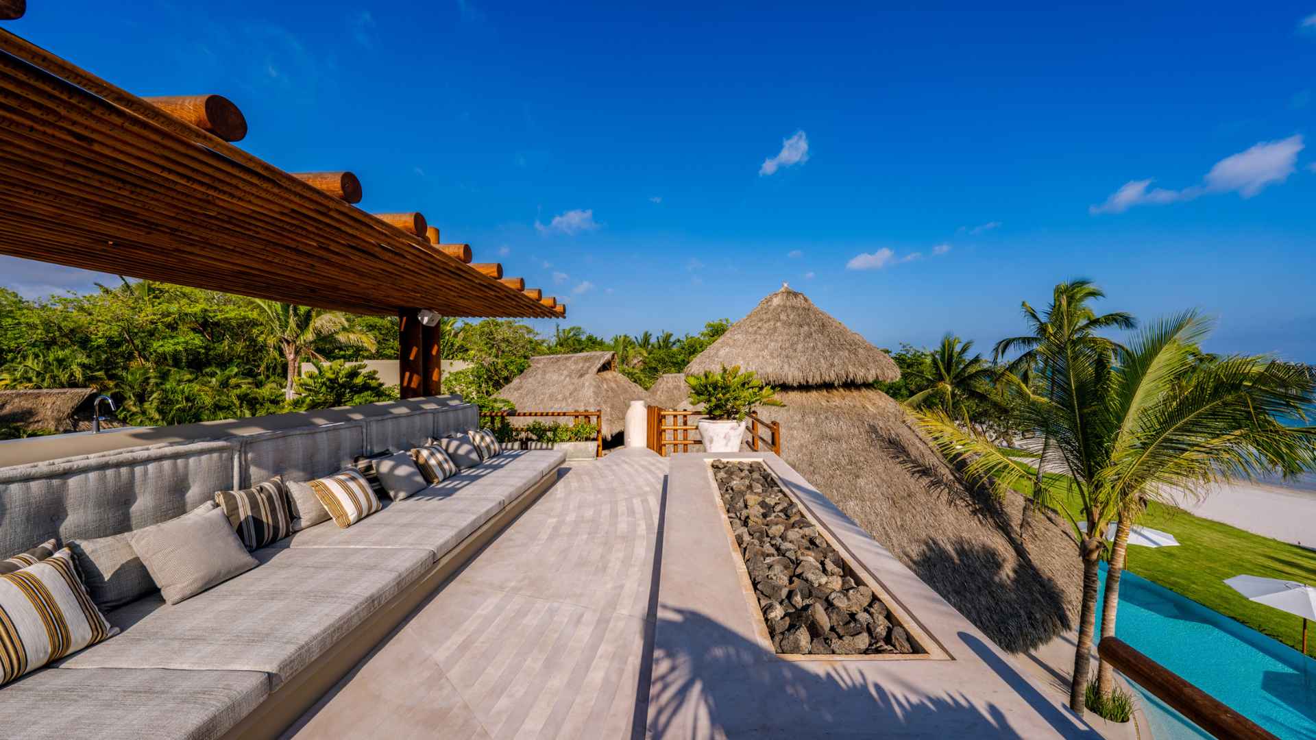 Akama - Punta Mita