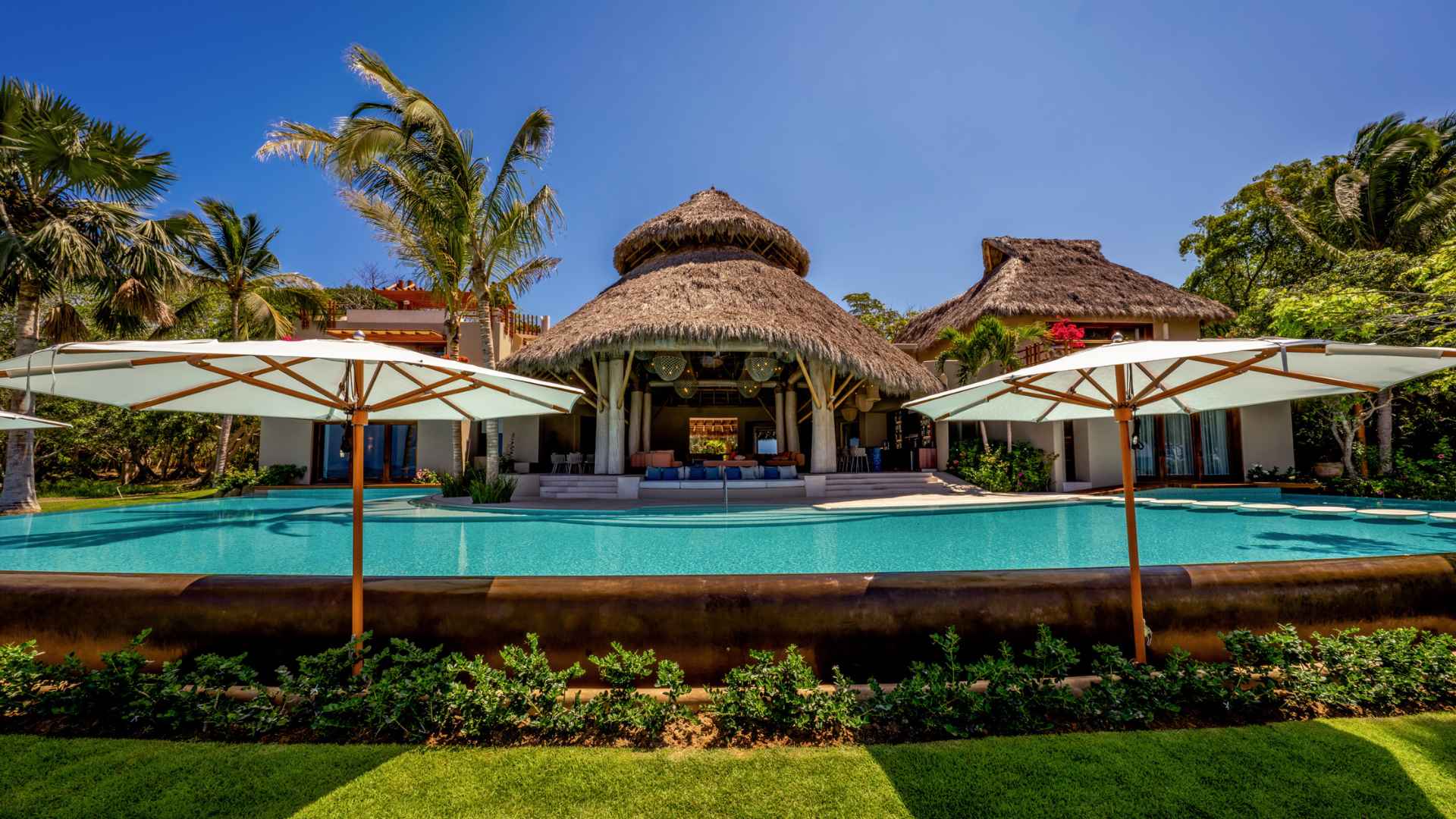 Akama - Punta Mita