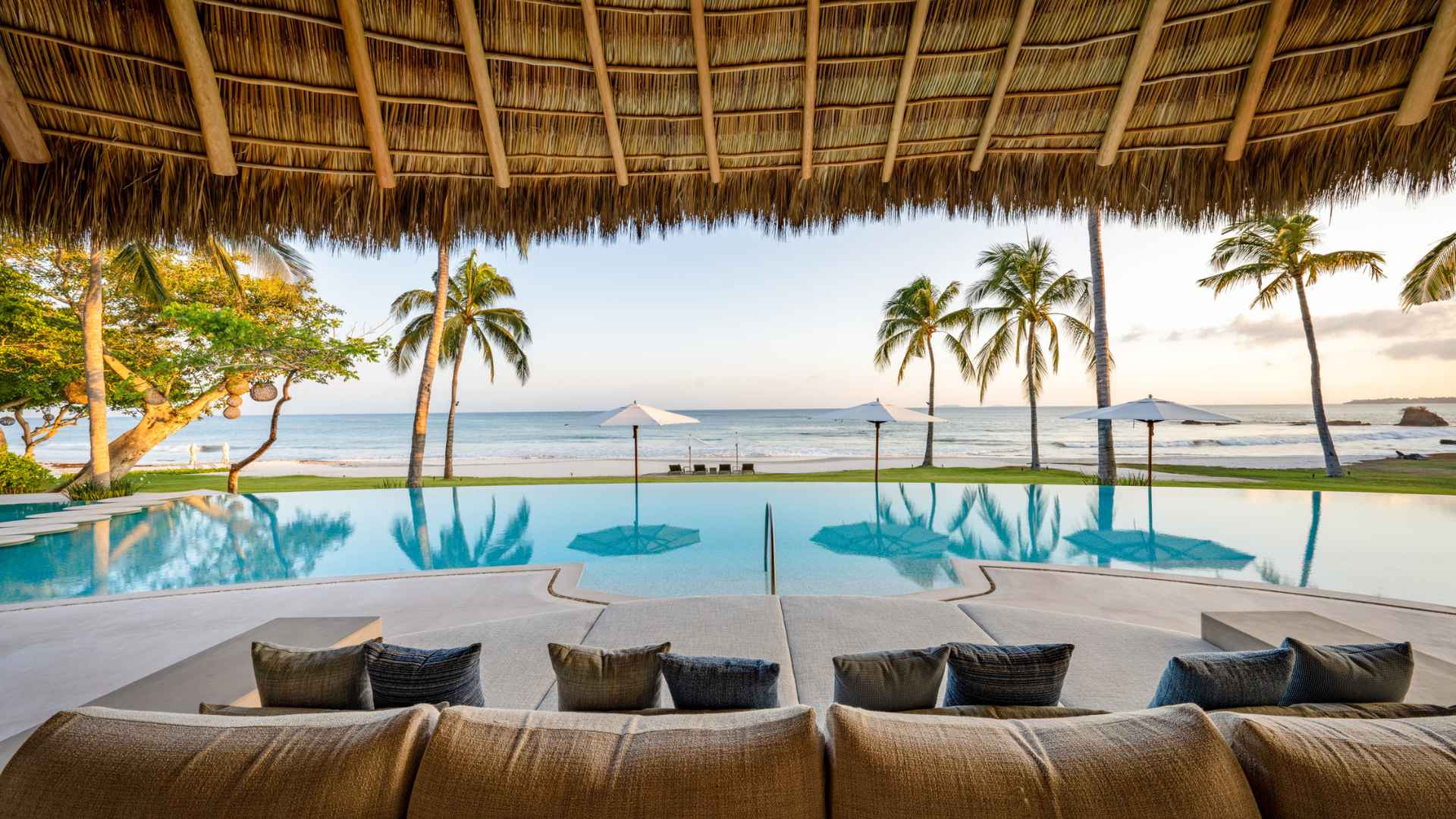 Akama - Punta Mita