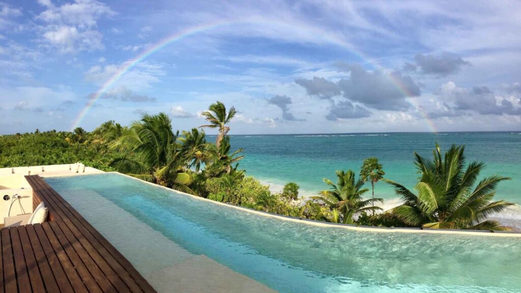 illa Na’iik offers panoramic views of the Caribbean Sea in Riviera Maya.
